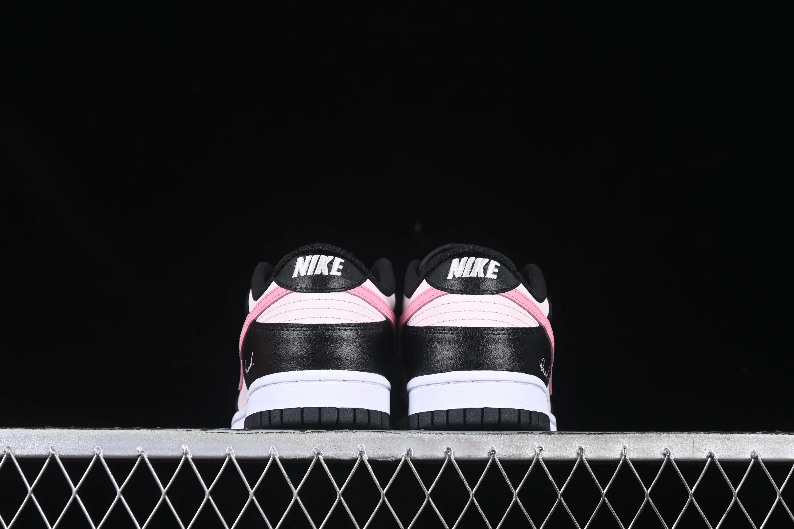 All categories Nk SB Dunk series Nk SB Dunk Low low-top sneakers Nk SB Dunk Low blackberry pink low-top casual sneakers CW1590-100